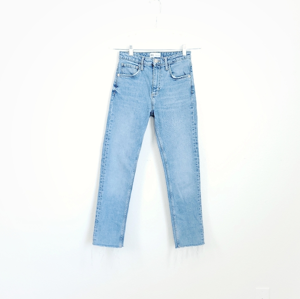 ZARA High Rise Light Wash crop mom jean